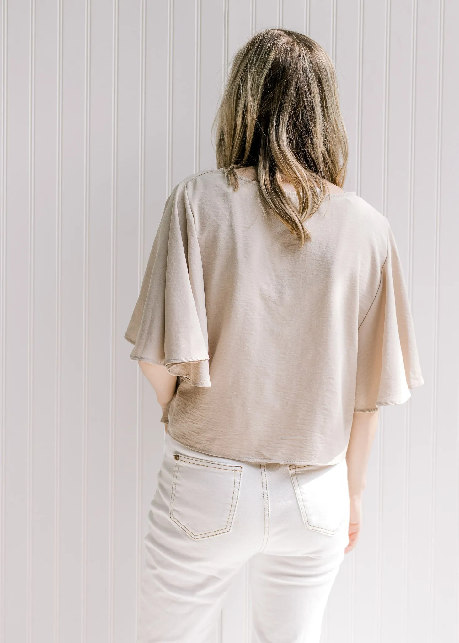 X Flattering Flowy Slightly Cropped  Top in Taupe